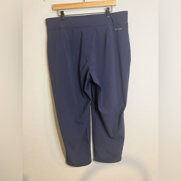COLUMBIA Navy Active Fit Straight Leg Pant Size XL - Picture 2 of 4